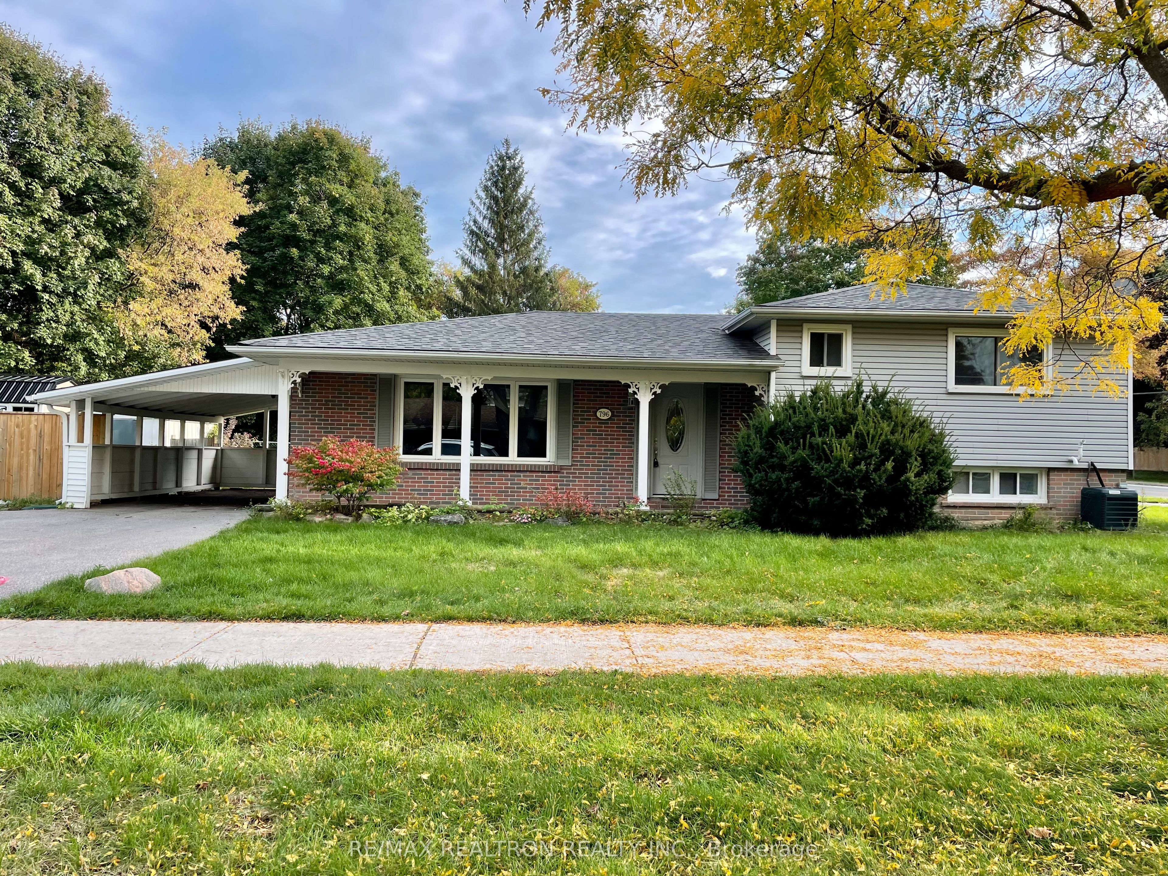 Main-796 Arnold Crescent, Newmarket, ON, L3Y 2E2