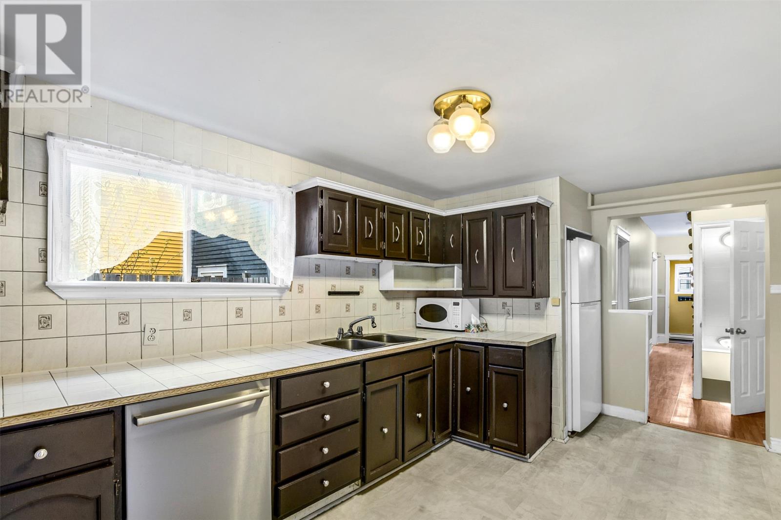 64 Flower Hill, St Johns, NL, A1C4M2 photo 3