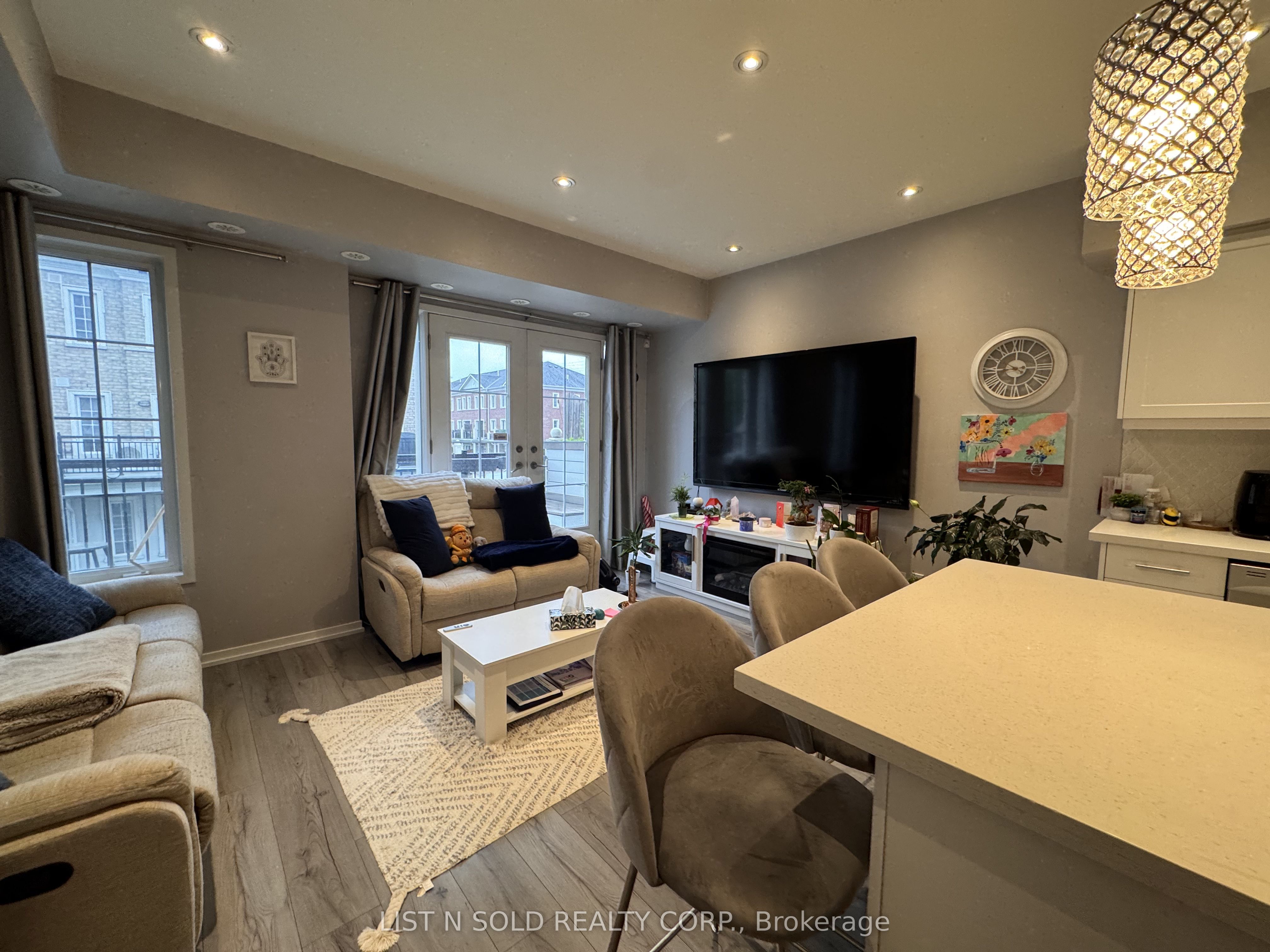 A15-26 Bruce Street, Vaughan, ON, L4L 0H4 photo 2