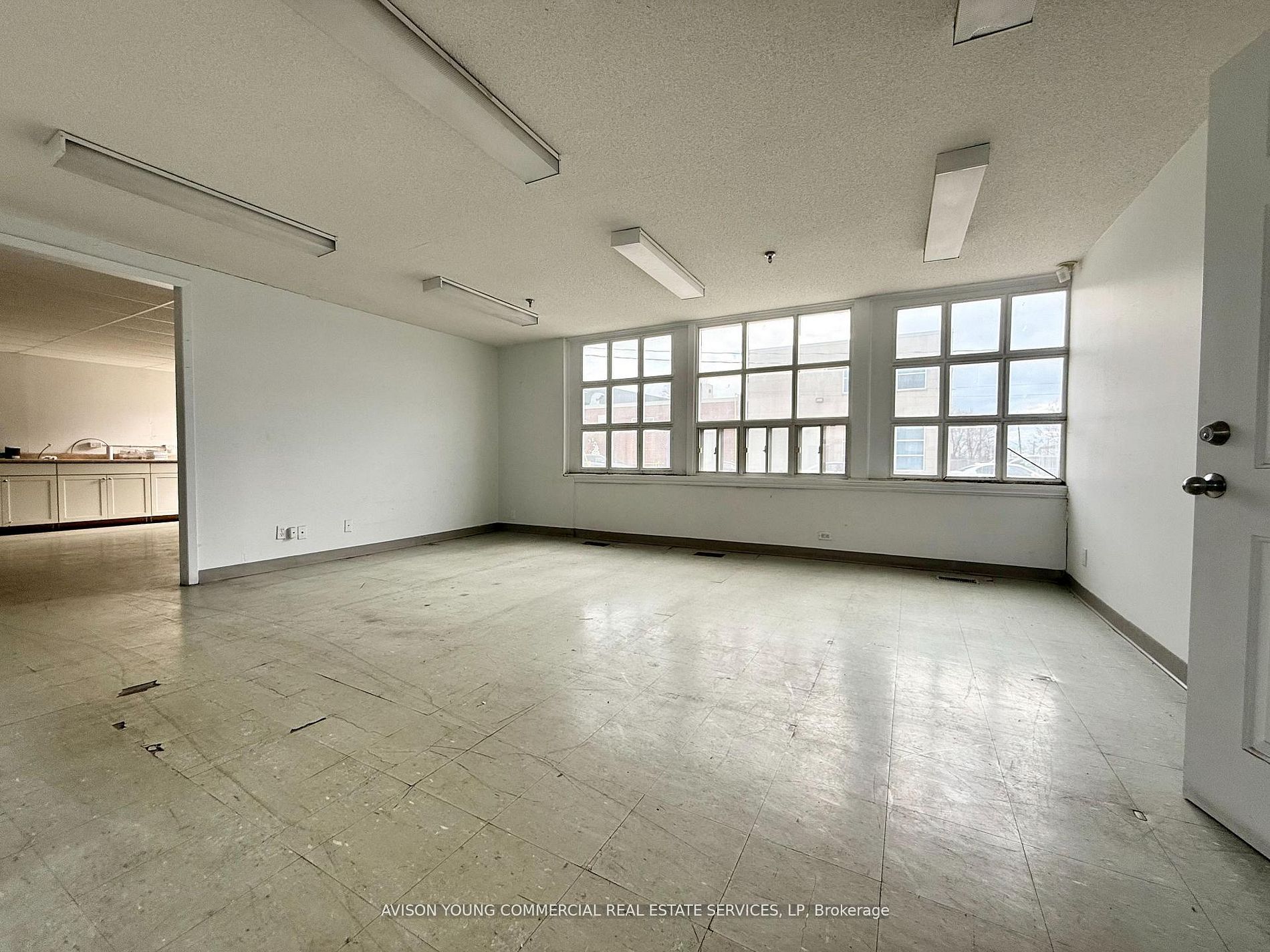 5 Sheffield Street, Toronto, ON, M6M 3E5 photo 3