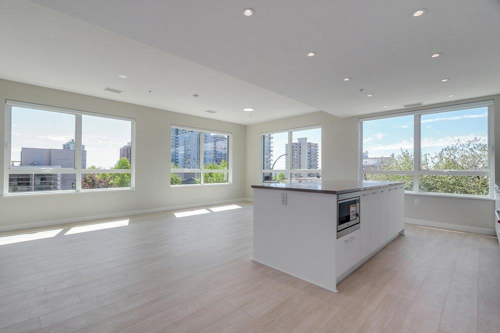 304-110 17th Street E, North Vancouver, BC, V5V 1A1