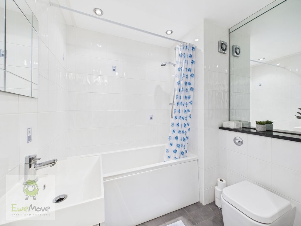 Additional image 14 of 2 bed flat for saleSeaford Court, Shorts Reach, Esplanade, Rochester ME1