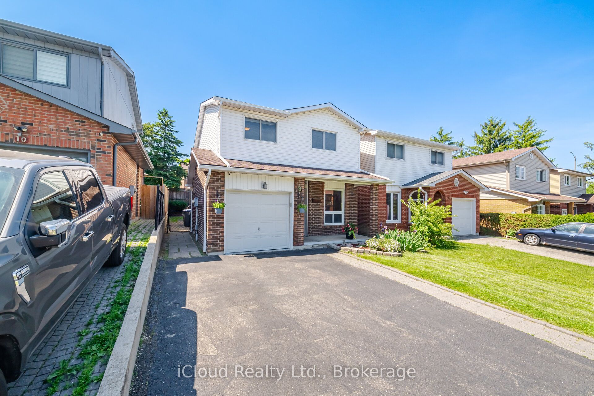8 Lindridge Avenue, Brampton, ON, L6S 3W9 photo 3