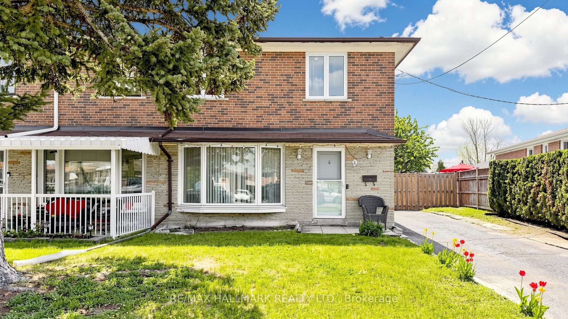 9 Rubydale Gardens, Toronto, ON, M9L 1B8 photo 2