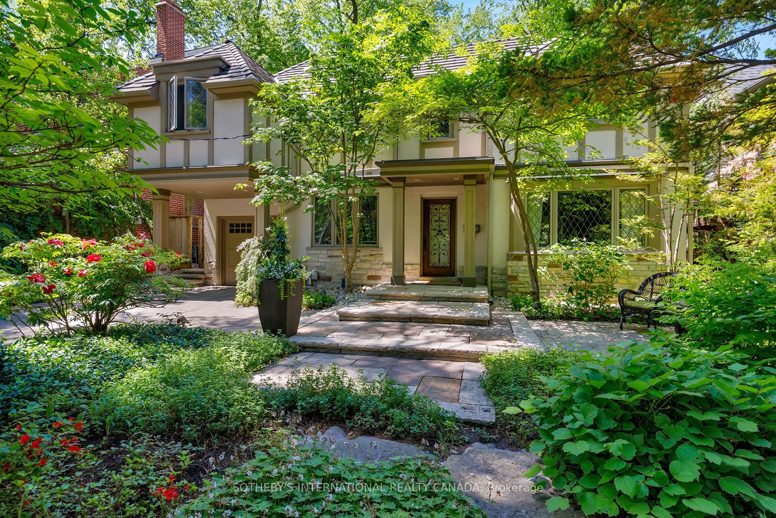 36 Donwoods Drive, Toronto, ON, M4N 2G1