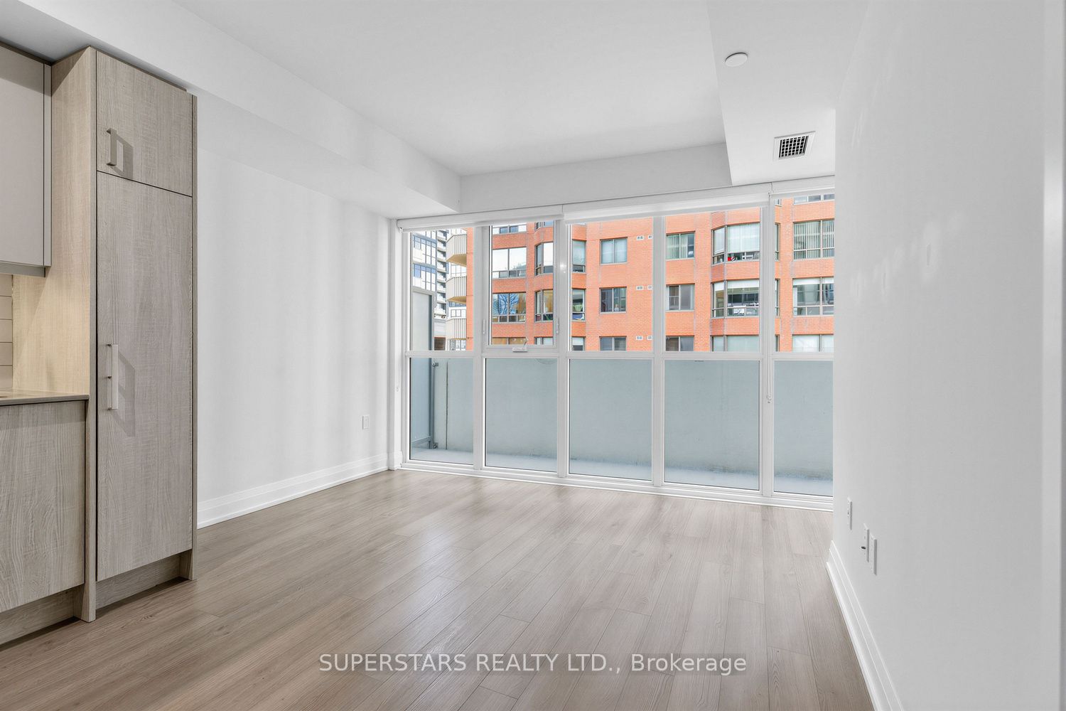 611-77 Mutual Street, Toronto, ON, M5B 6B9