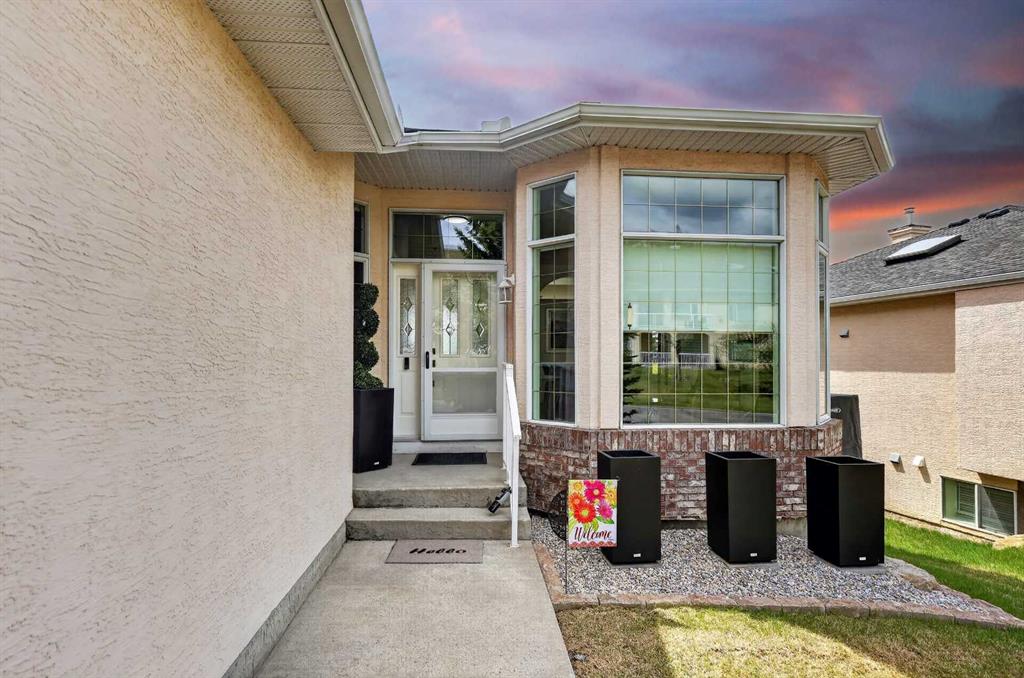 18 Eagleview Place, Cochrane, AB, T4C 1P8 photo 2