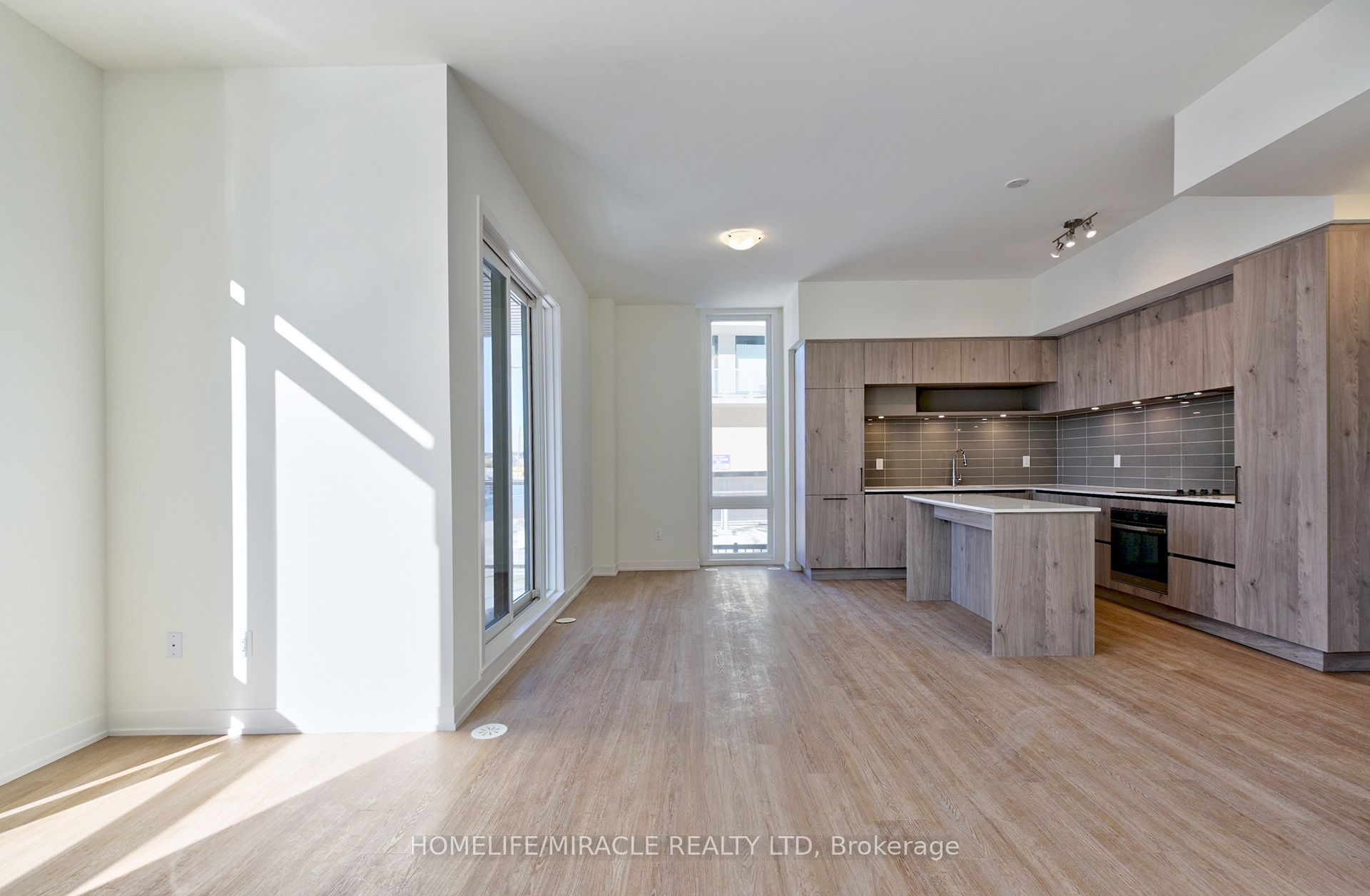 1221-8 David Eyer Road, Richmond Hill, ON, L4S 0N5 photo 4