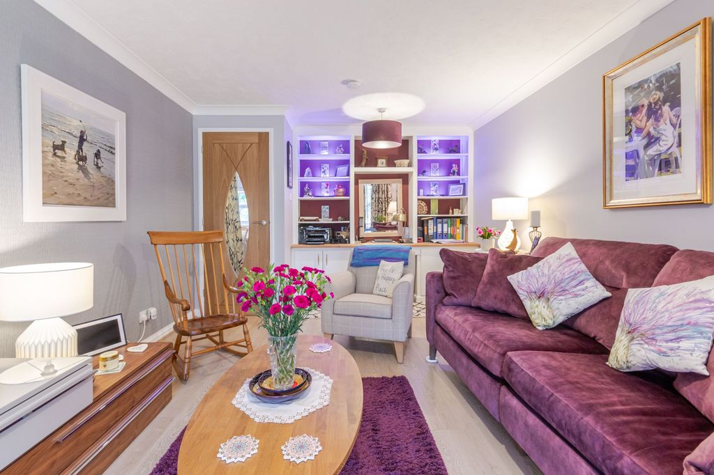 Additional image 12 of 2 bed flat for saleSalters Close, Rickmansworth WD3