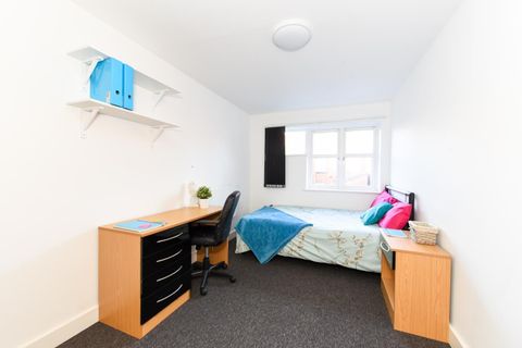 Welford Road, Knighton Fields, Leicester LE2, Studio to rent