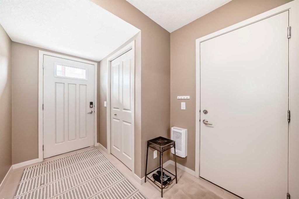 205 Copperpond Row SE, Calgary, AB, T2Z 1H3 photo 3