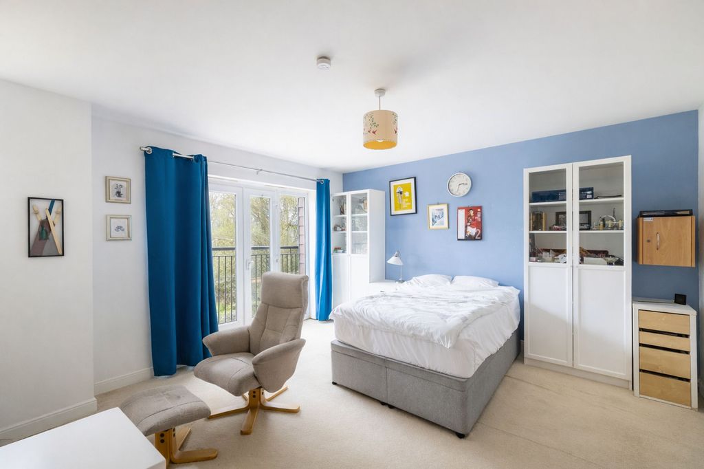 Additional image 8 of 5 bed terraced house for saleThe Moors, Redhill RH1