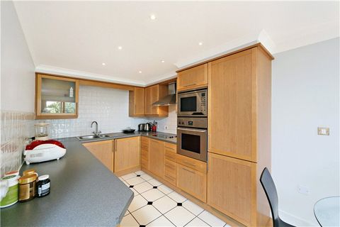 Chiswick High Road, Chiswick W4
