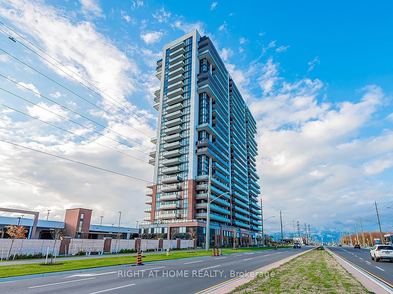 1804-2550 Simcoe Street N, Oshawa, ON, L1L 0R5