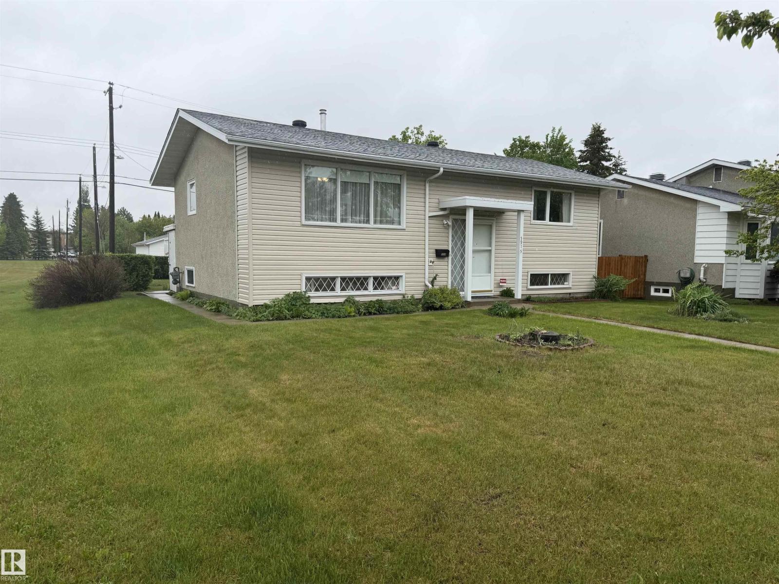 5915 115 Street NW, Edmonton, AB, T6H3P6