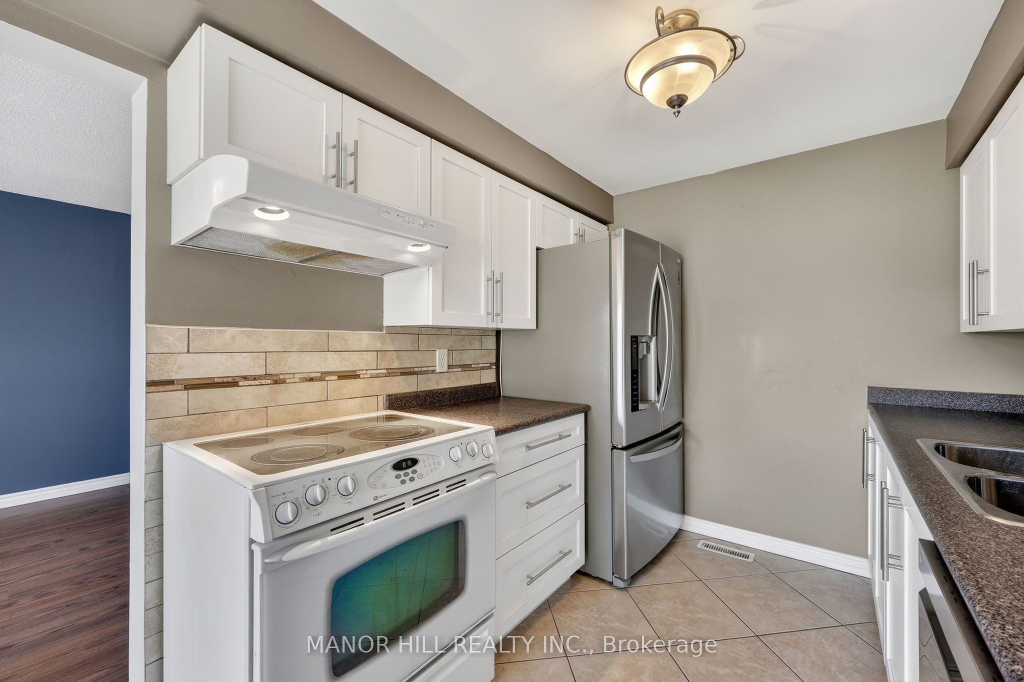 62 Monarchy Street N, Barrie, ON, L4M 7K1 photo 4