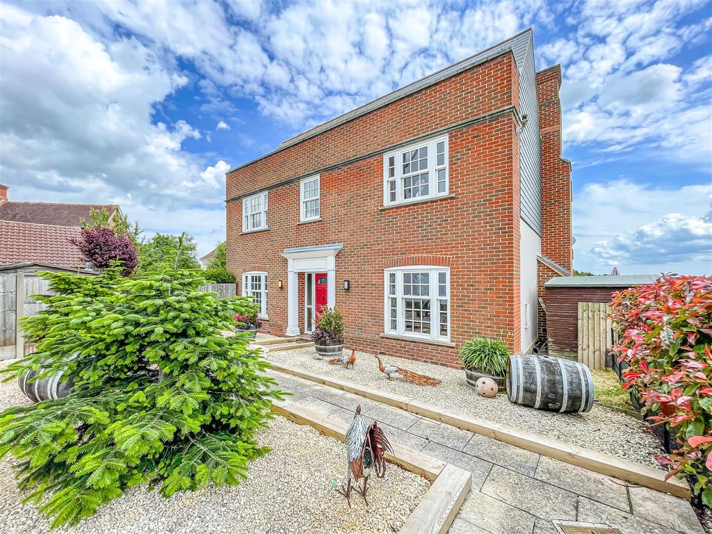 Additional image 2 of 5 bed detached house for saleAshingdon Heights, Rochford SS4