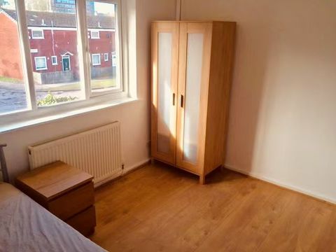 Addison Close, Manchester M13, Room to rent