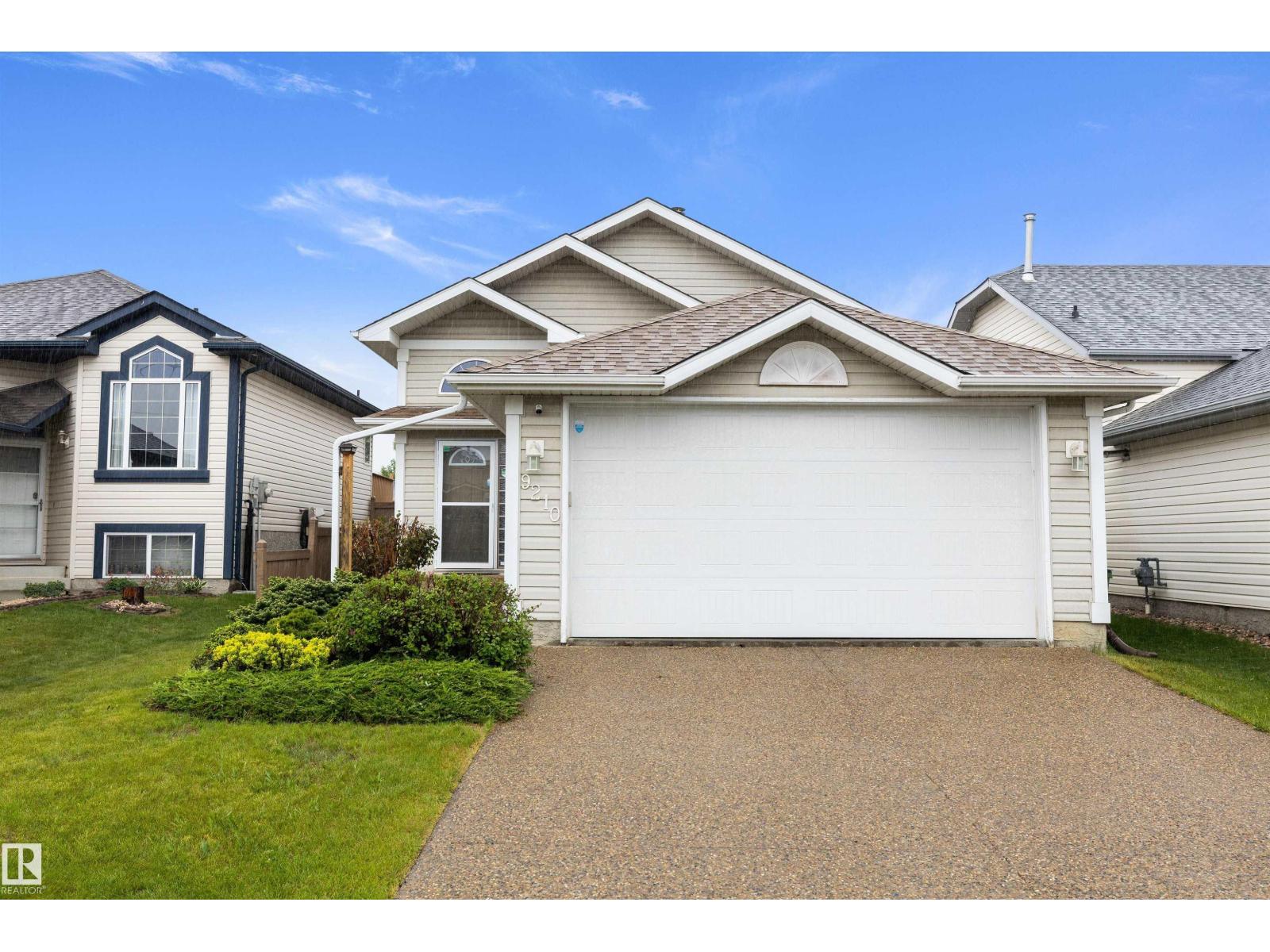 9210 163 Avenue NW, Edmonton, AB, T5Z3M8