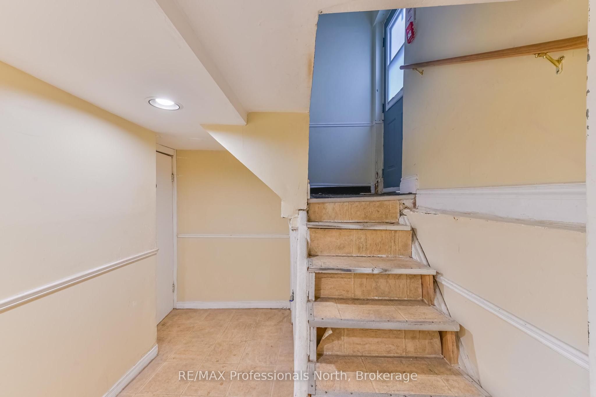 3 Maynard Avenue, Toronto, ON, M6K 2Z7 photo 5