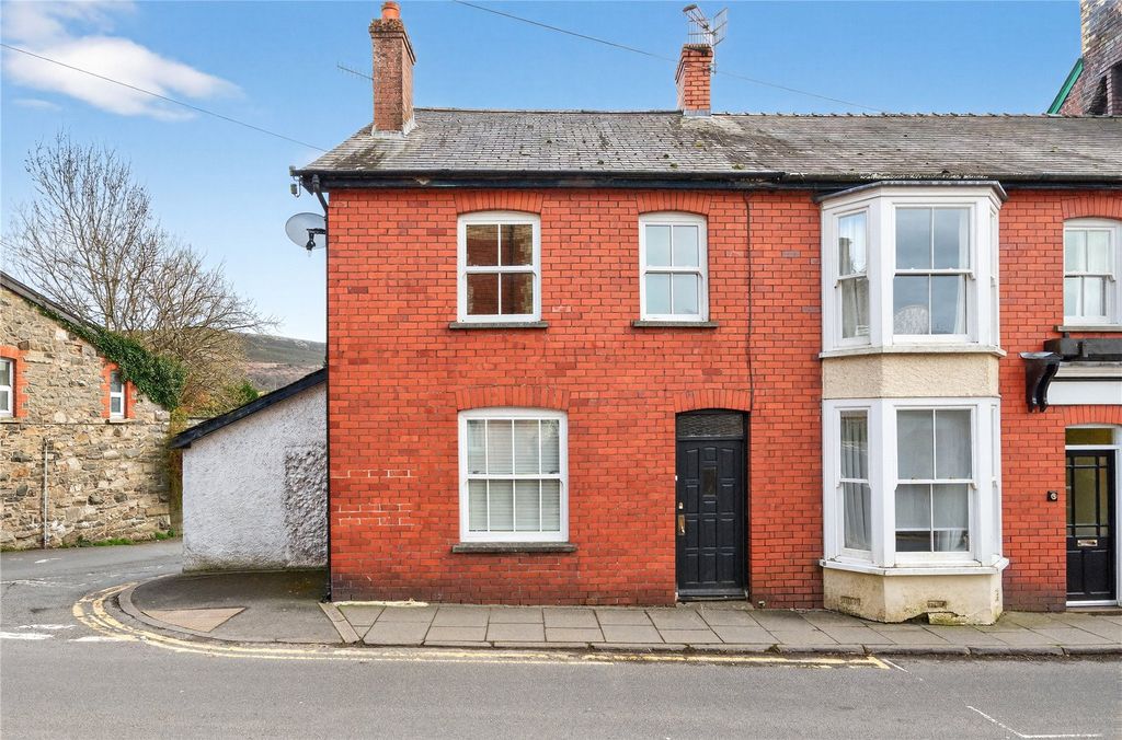 3 bed end terrace house for saleBridge Street, Rhayader, Powys LD6