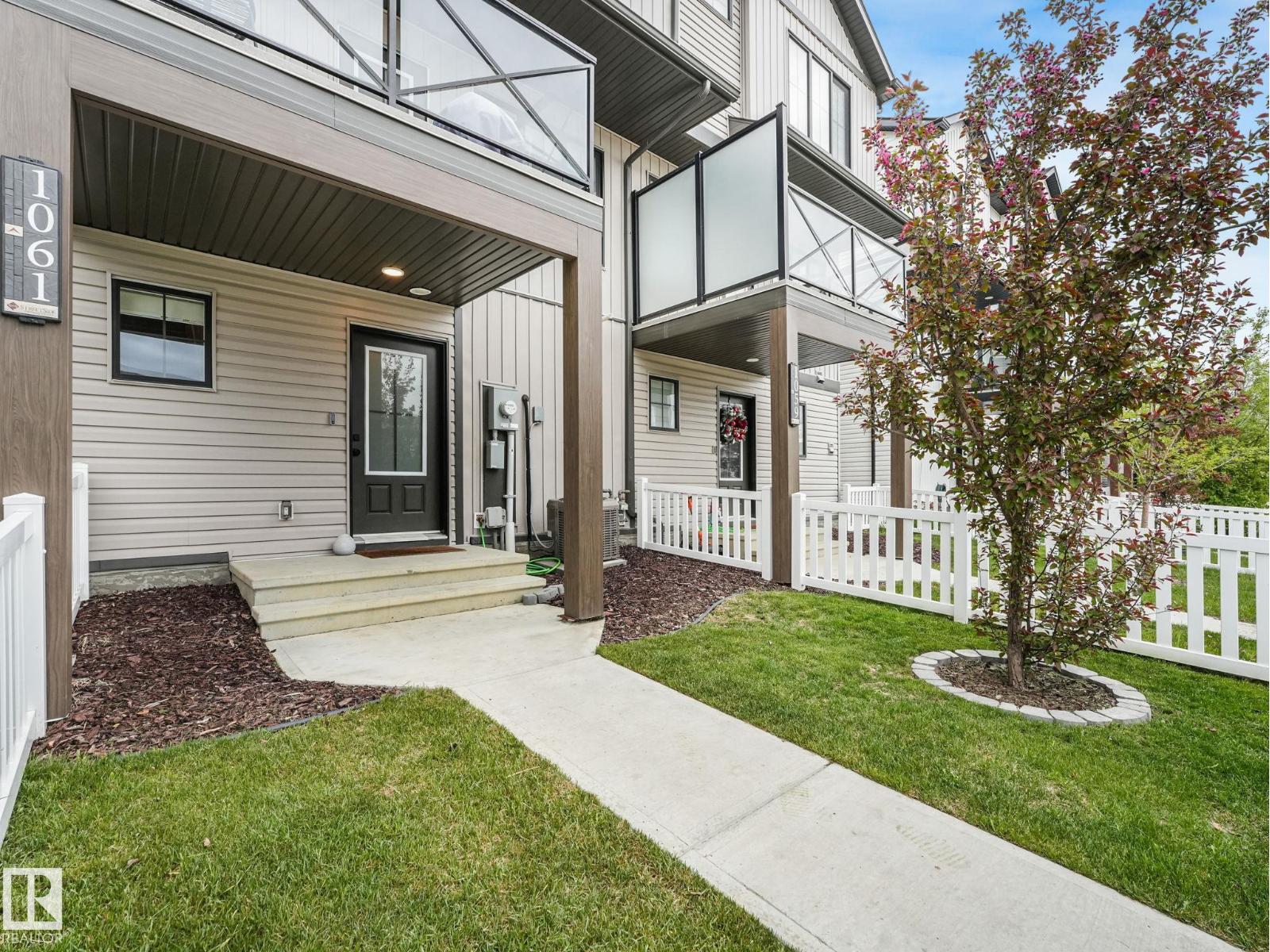 1061 Cy Becker Road NW, Edmonton, AB, T5Y4B7 photo 3