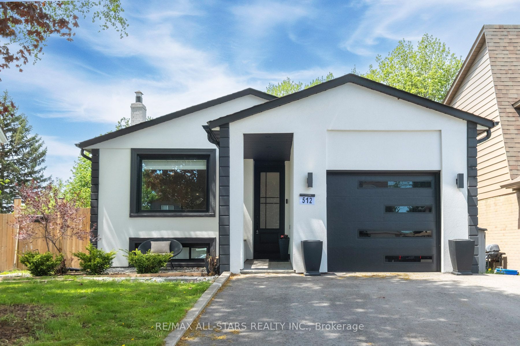 512 Sandford Street, Newmarket, ON, L3Y 5E3