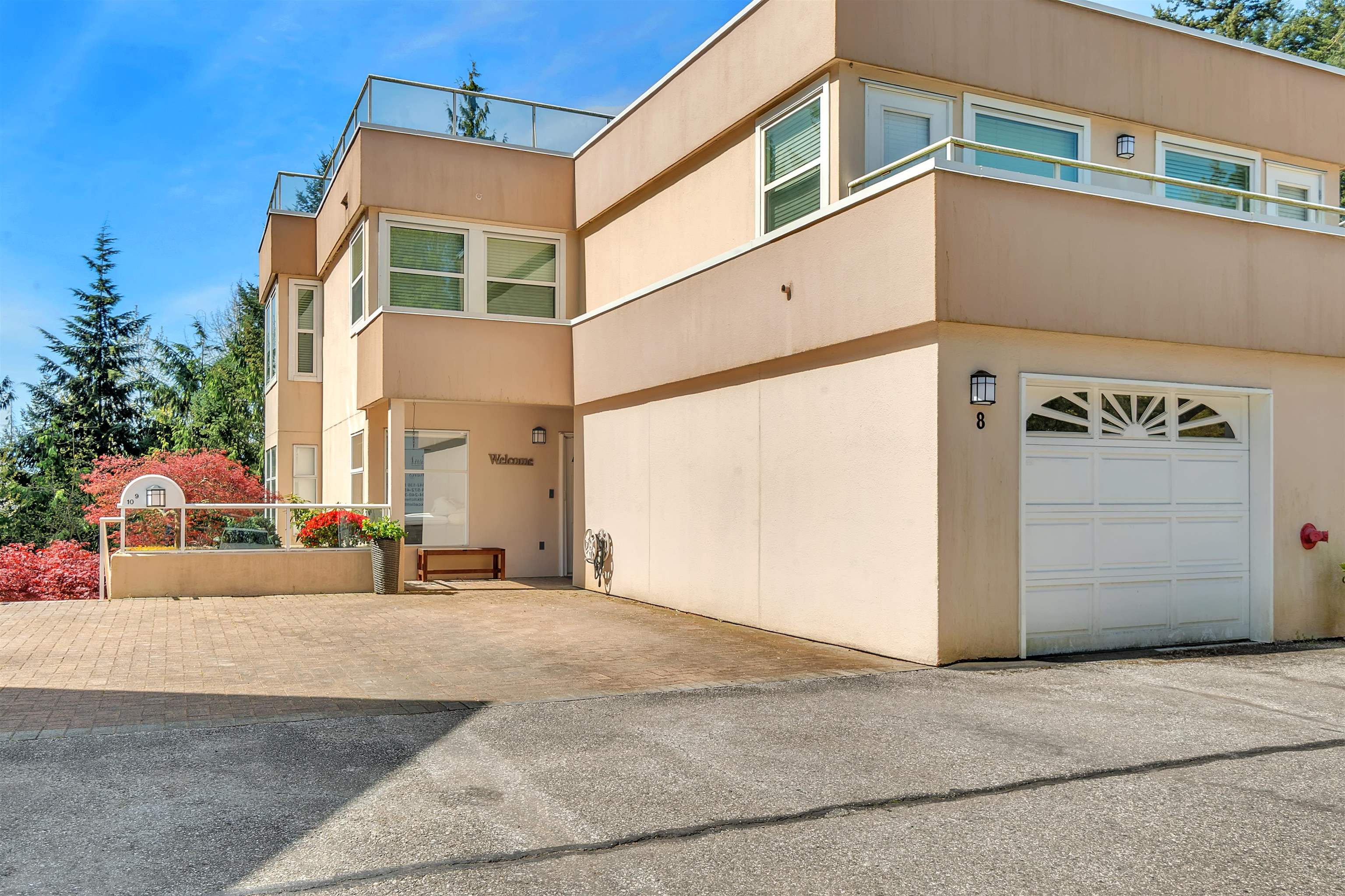 8-2425 Edgemont Boulevard, North Vancouver, BC, V7P 2L2