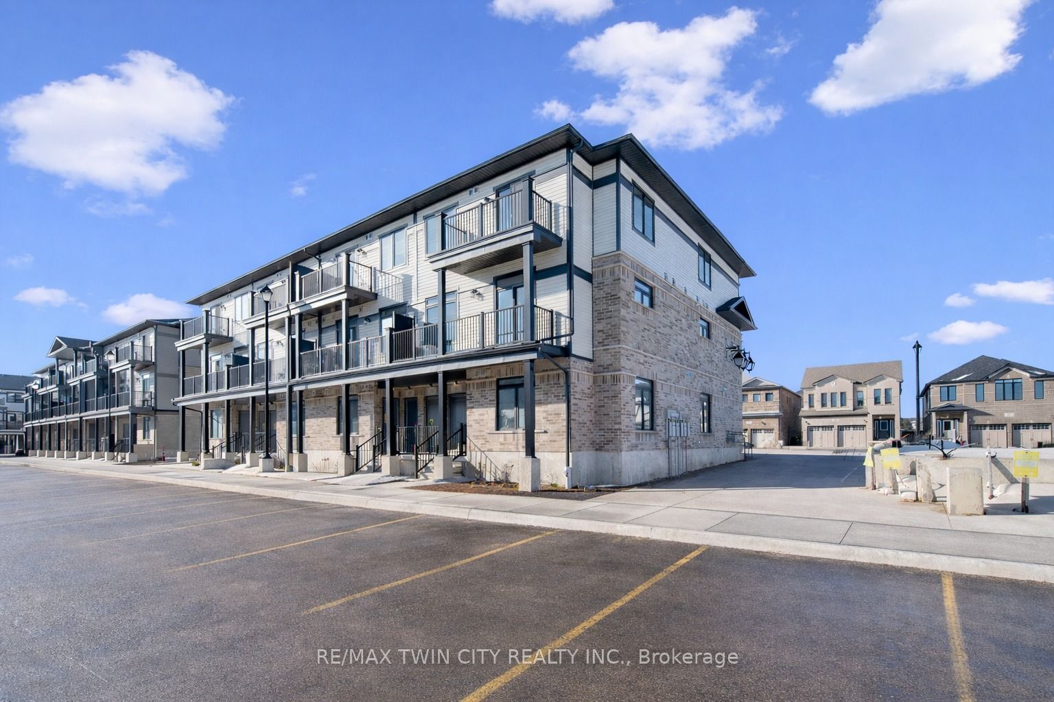 51 Lomond Lane, Kitchener, ON, N2R 0T6