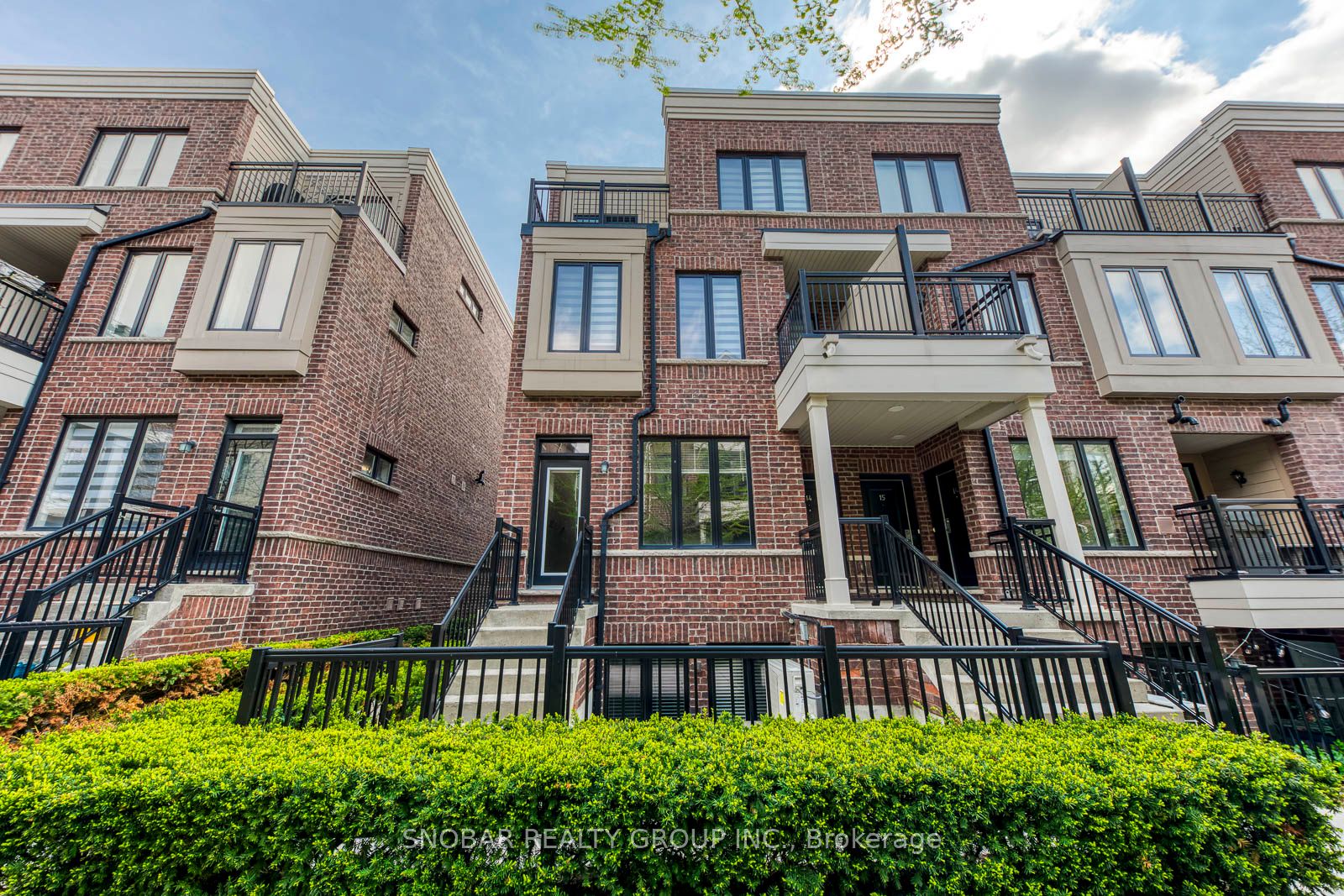 13-10 Carnation Avenue, Toronto, ON, M8V 0B8