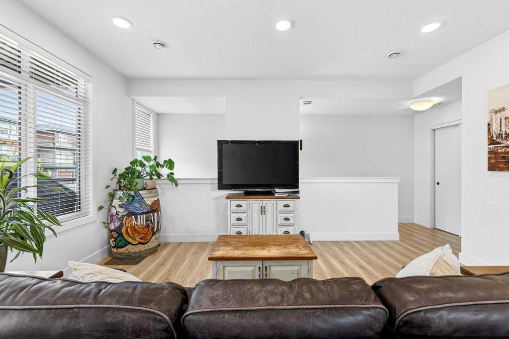 33-230 Seton Passage SE, Calgary, AB, T3M 3A7 photo 5