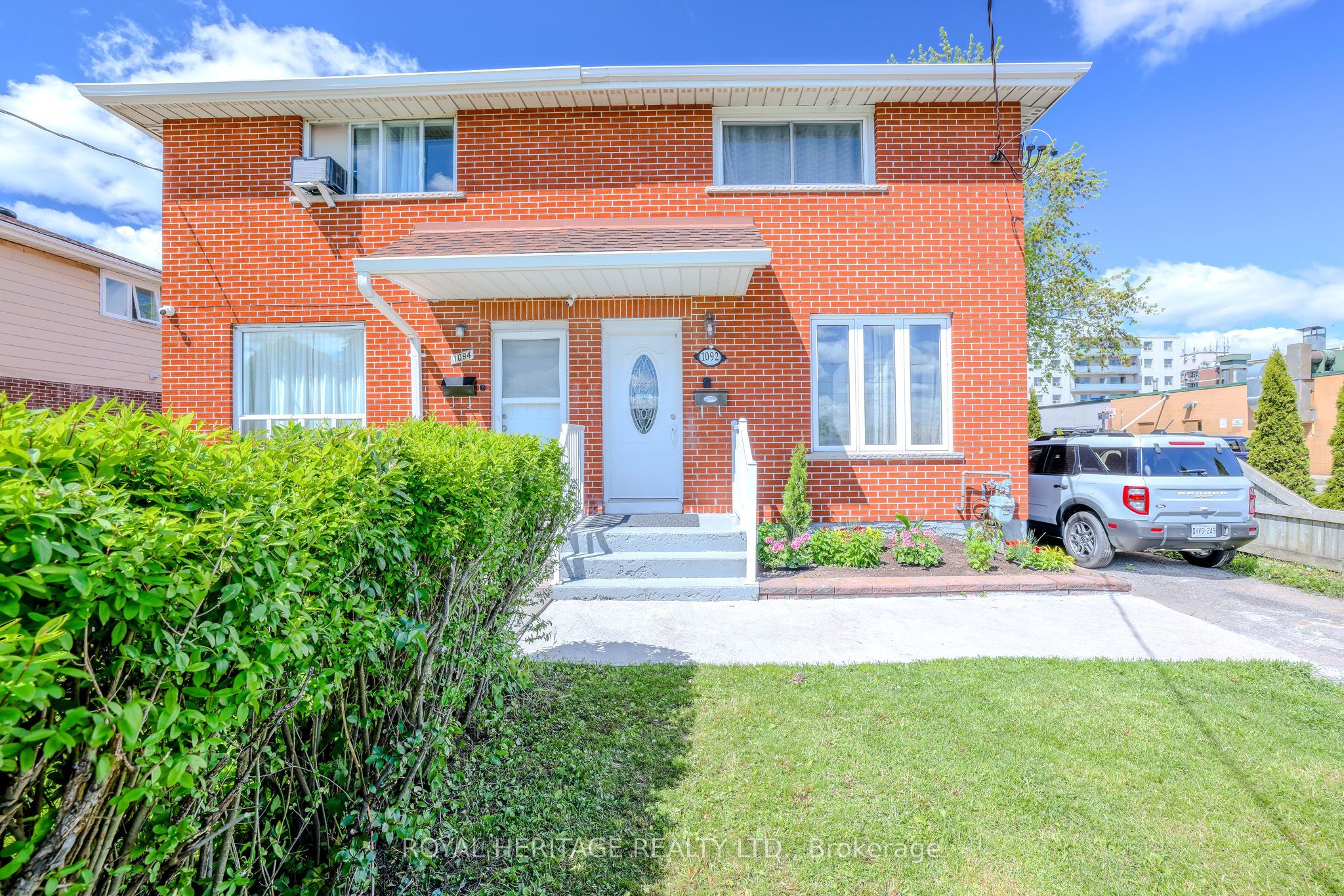1092 Cedar Street, Oshawa, ON, L1J 3R9 photo 2
