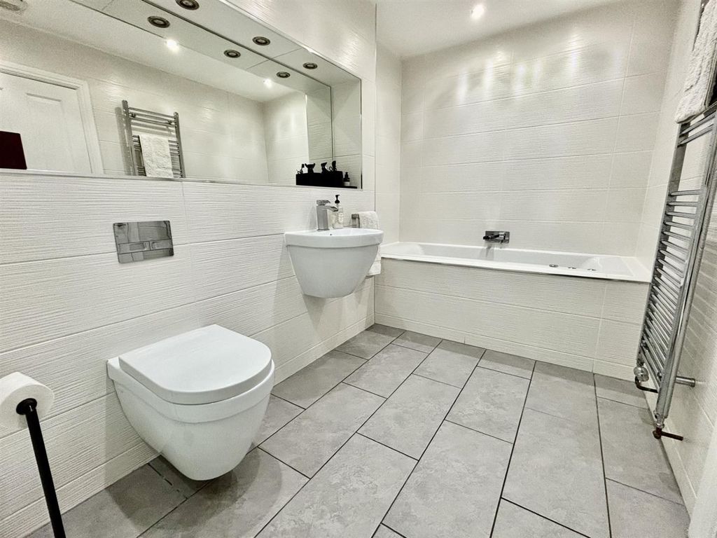 Additional image 12 of 2 bed flat for saleEsplanade, Rochester ME1