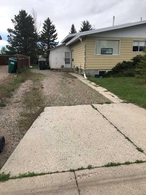 62 Carleton Road W, Lethbridge, AB, T1K 3X5