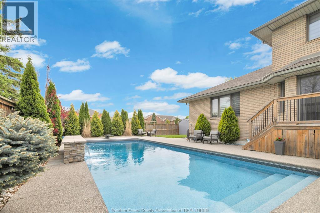 2048 Eugeni , Tecumseh, ON, N9K1B3 photo 3