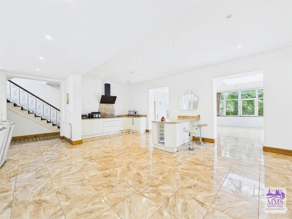 Additional image 8 of 6 bed detached house for saleLondon Road, Strood, Rochester ME2