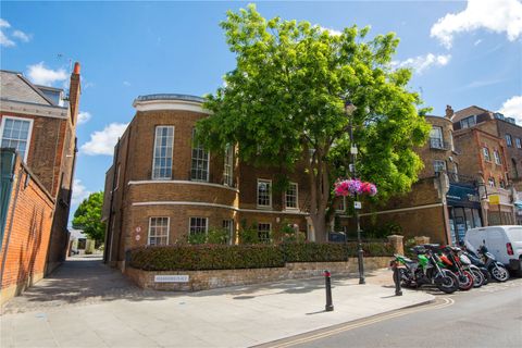Hill Rise, Richmond TW10, Property to rent