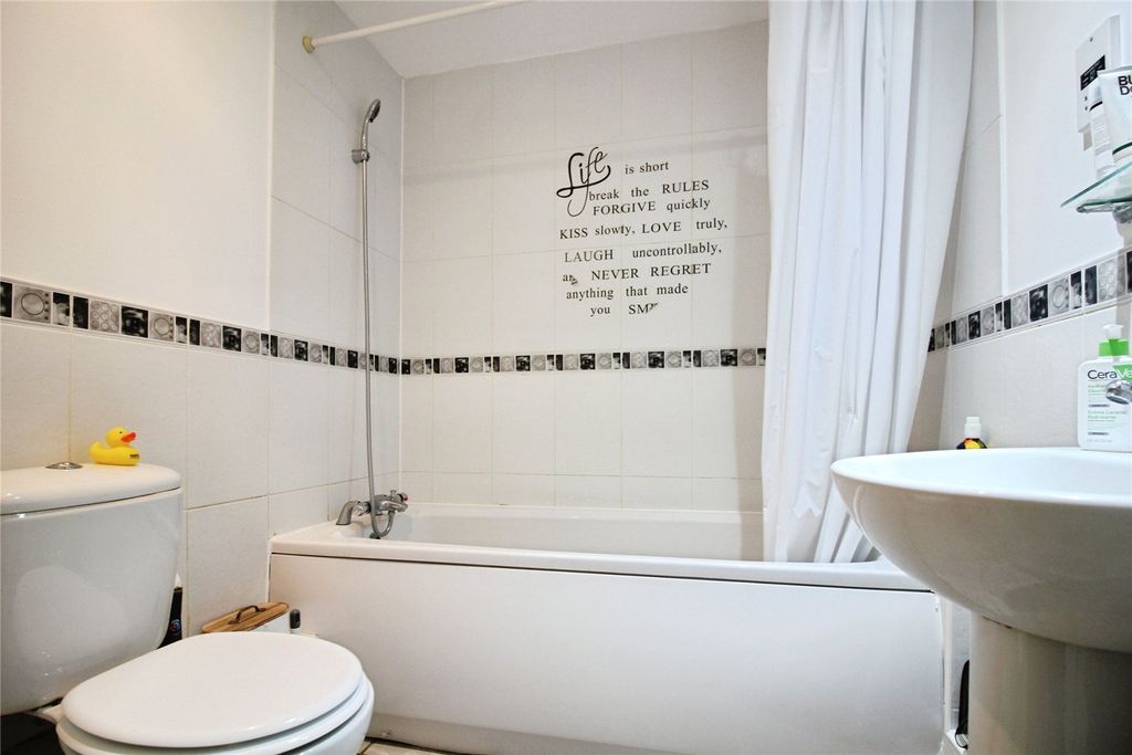 Additional image 7 of 2 bed flat for saleQuadrant Court, Jubilee Square, Reading RG1