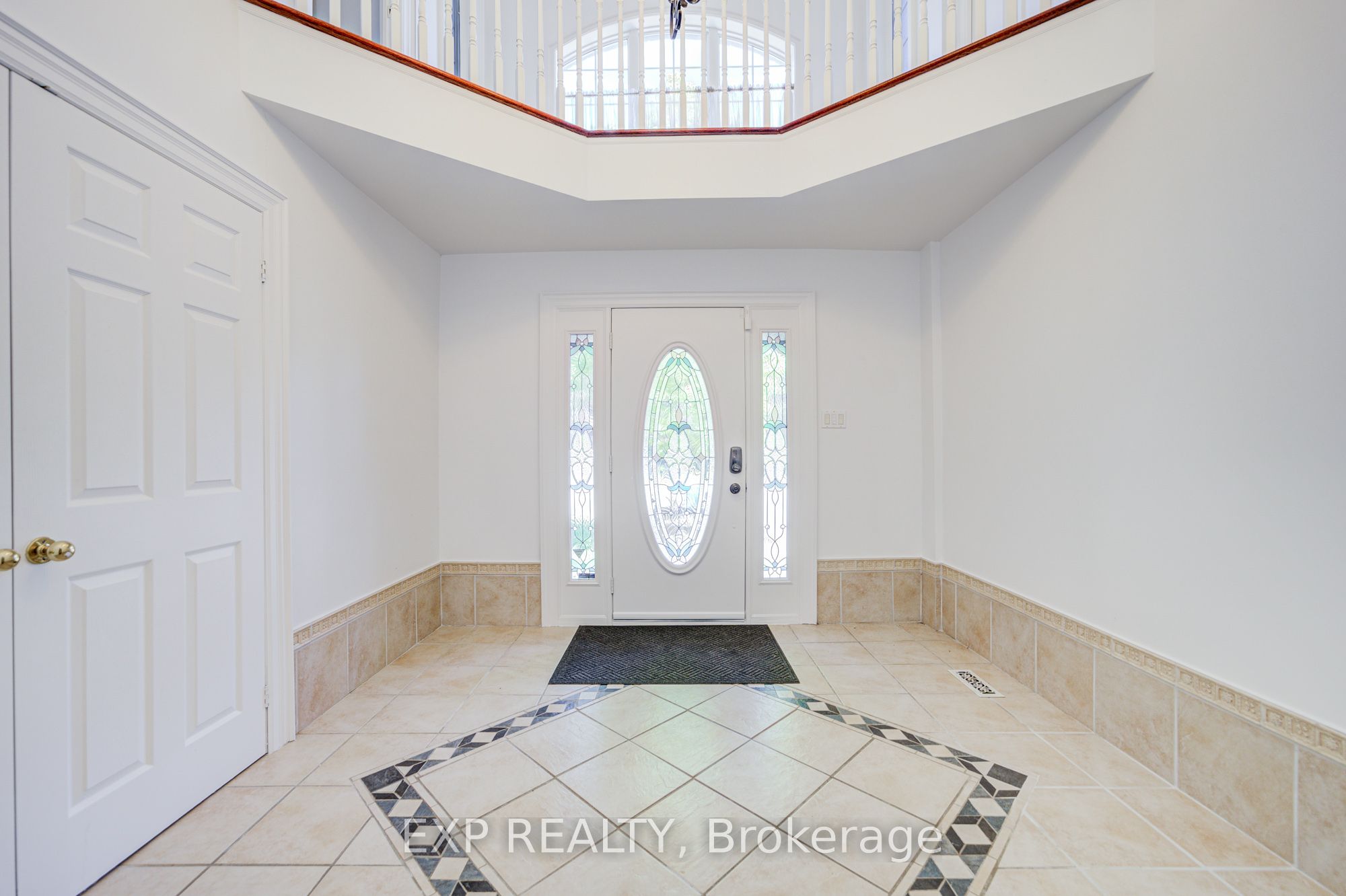 Additional image 3 of 82 Derby Court, Newmarket, ON, L3Y 5Z9