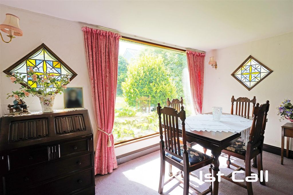 Additional image 5 of 2 bed detached bungalow for saleThe Chase, Rochford SS4