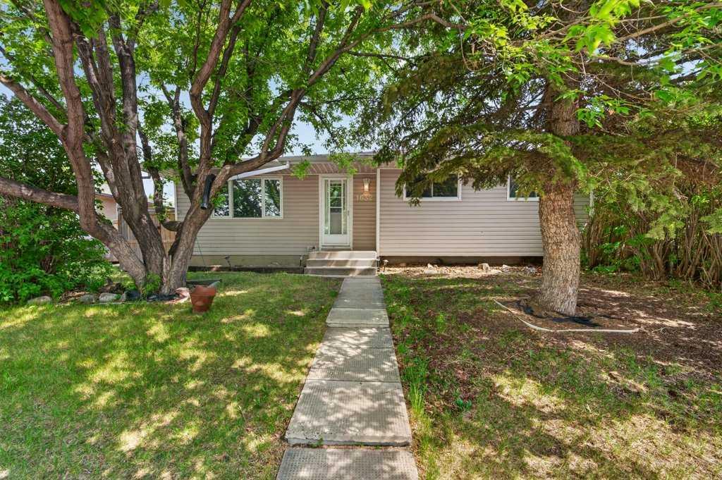1632 Robson Crescent SE, Calgary, AB, T2A 1Y7
