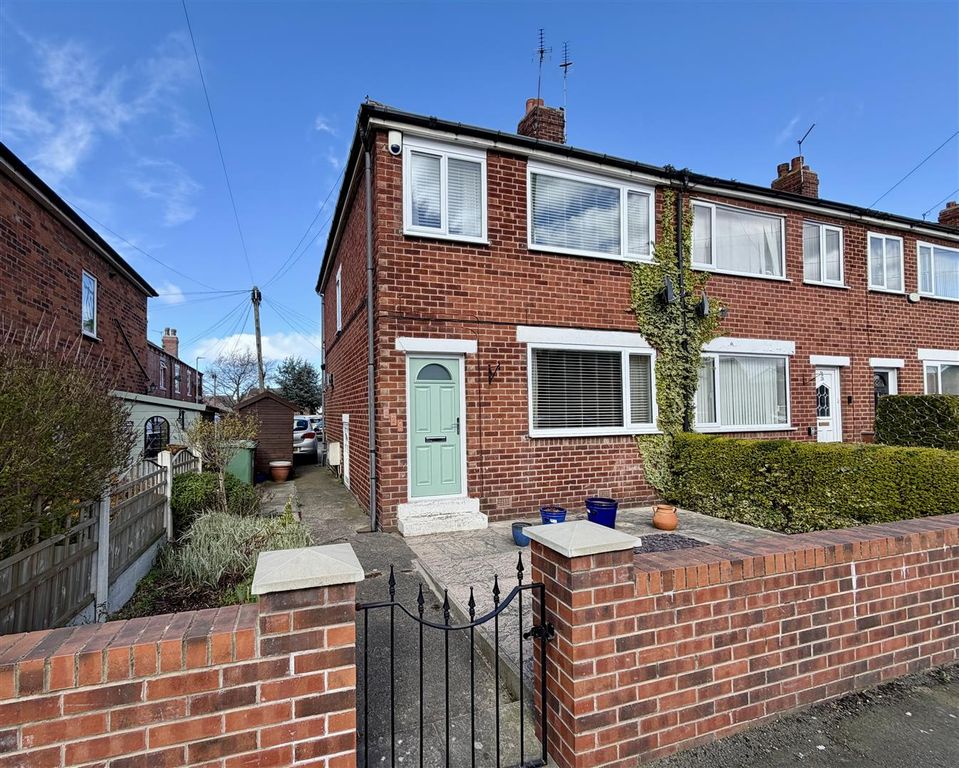 3 bed end terrace house for saleBarleyhill Road, Garforth, Leeds LS25