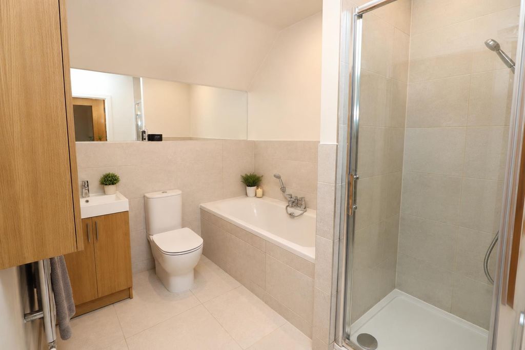 Additional image 8 of 2 bed flat for saleHighbridge Close, Radlett WD7