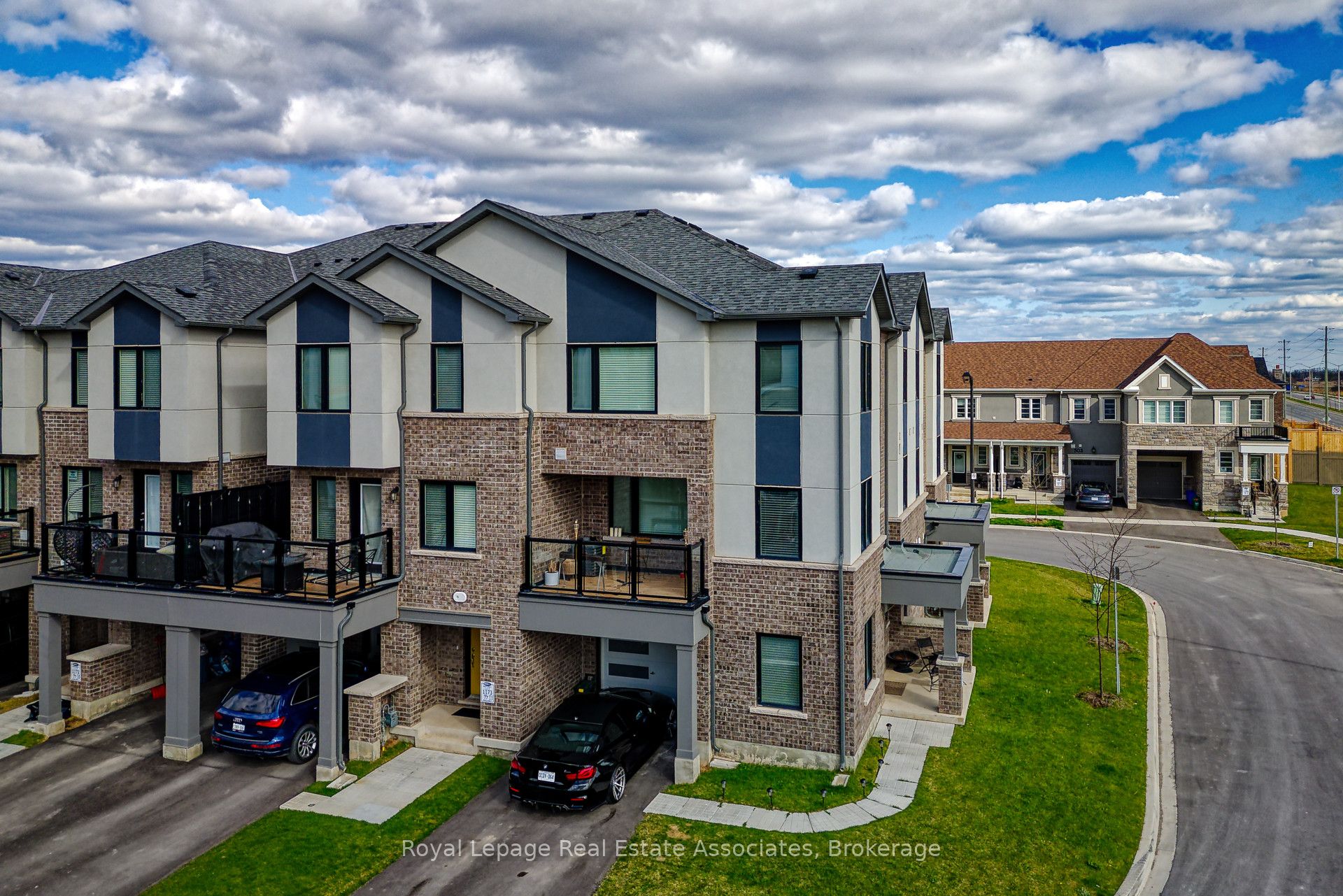 488 Bellflower Court, Milton, ON, L9T 2X5 photo 4