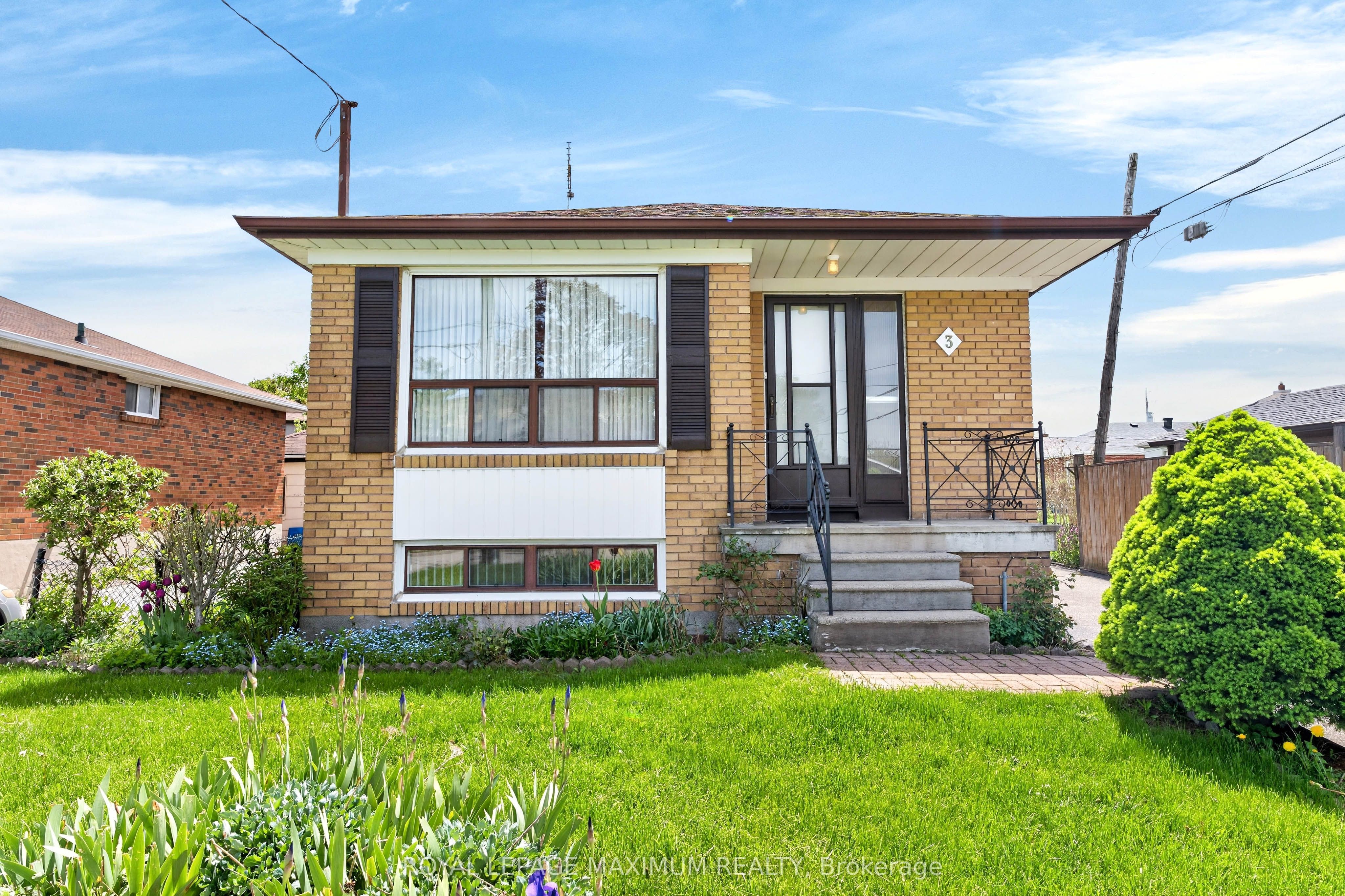 3 Japonica Road, Toronto, ON, M1R 4R6