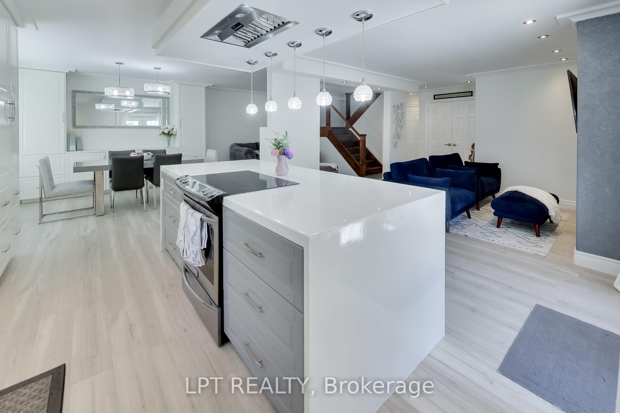 2482 Snowhill Court, Burlington, ON, L7M 1Y3 photo 3