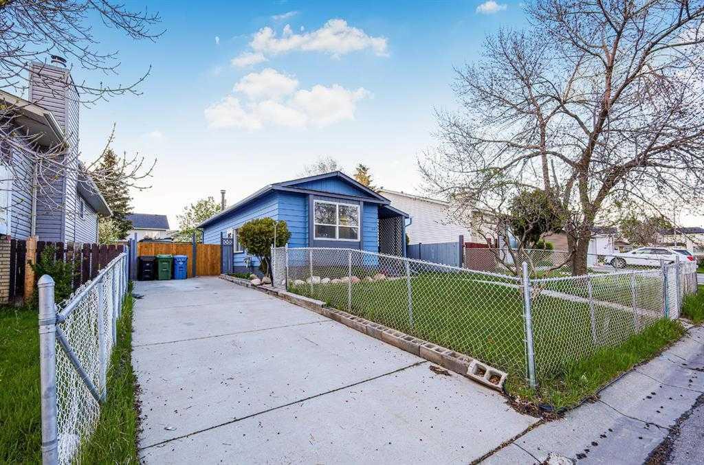 44 Falmead Road NE, Calgary, AB, T3J1G8 photo 3
