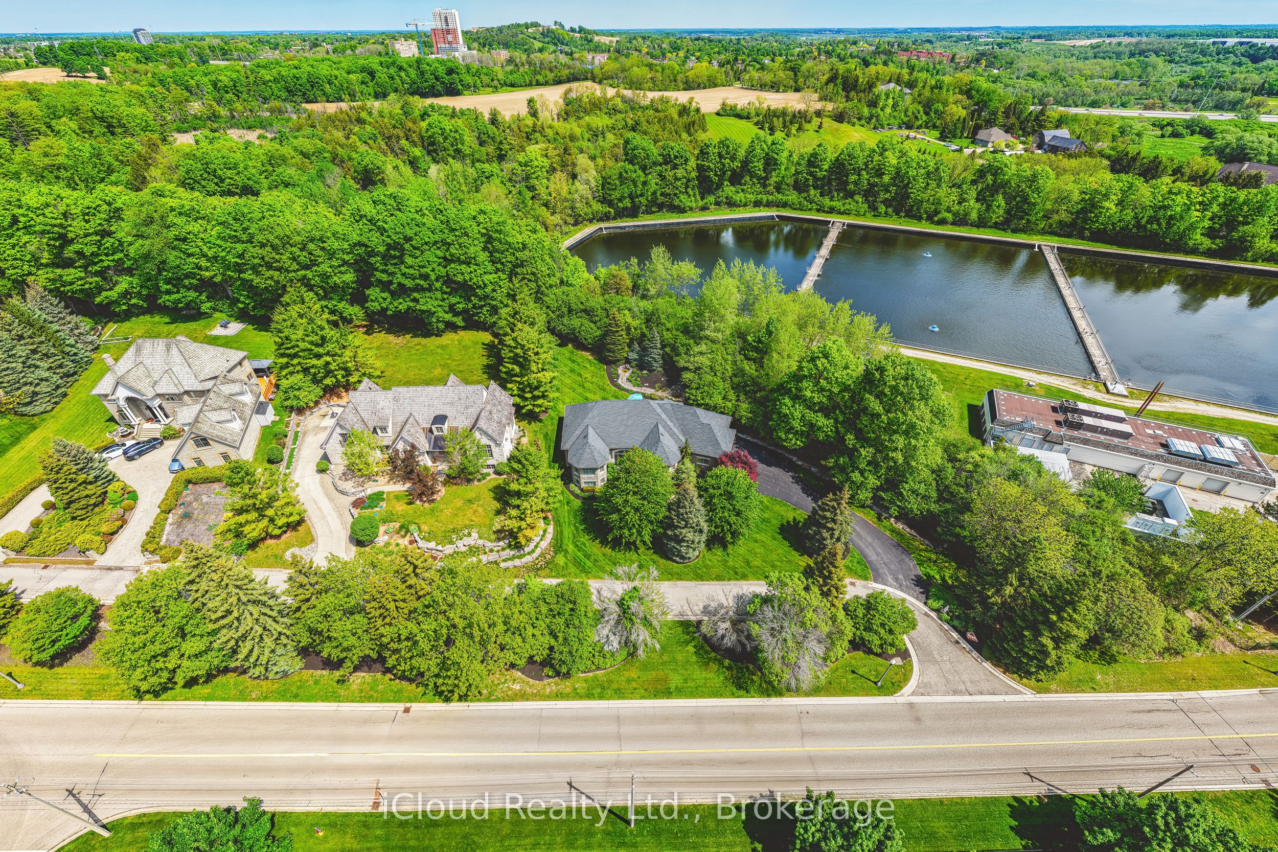 845 Hidden Valley Road, Kitchener, ON, N2C 2S4 photo 5