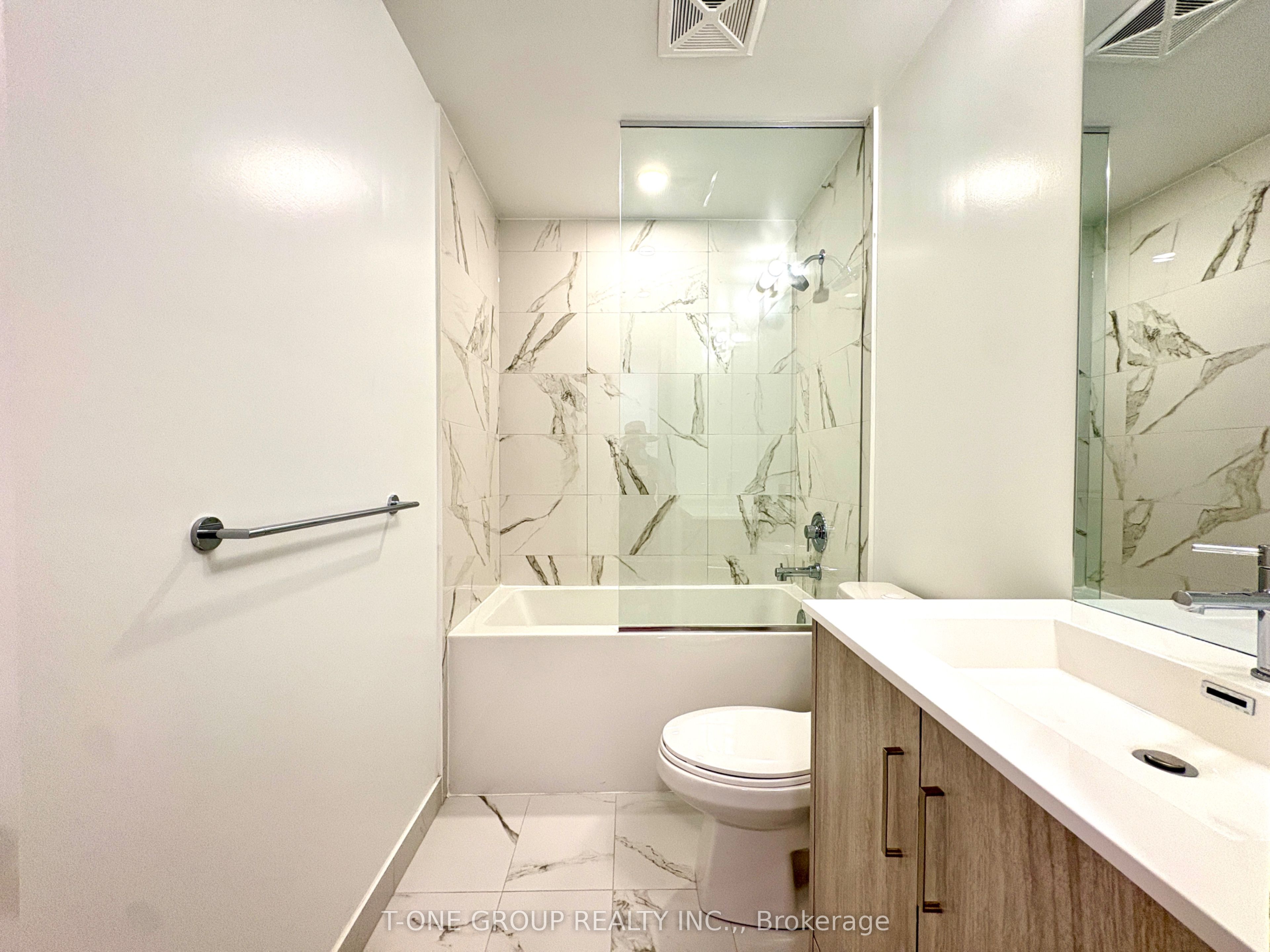 Additional image 5 of 2603-180 Front Street E, Toronto, ON, M5A 0A9