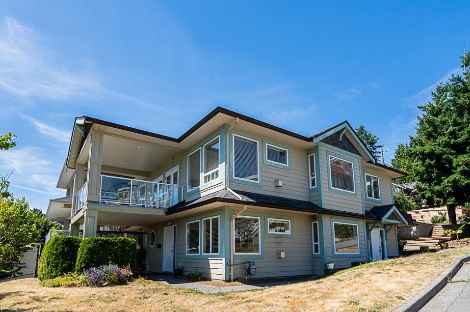 15645 Pacific Avenue, White Rock, BC, V4B 1S1